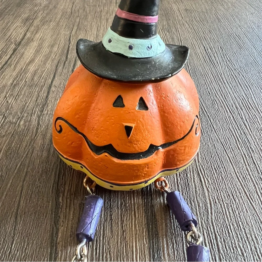 Anthropomorphic Pumpkin Shelf Sitter